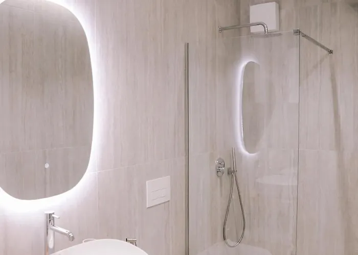 Eli Luxury Apartment ティラナ